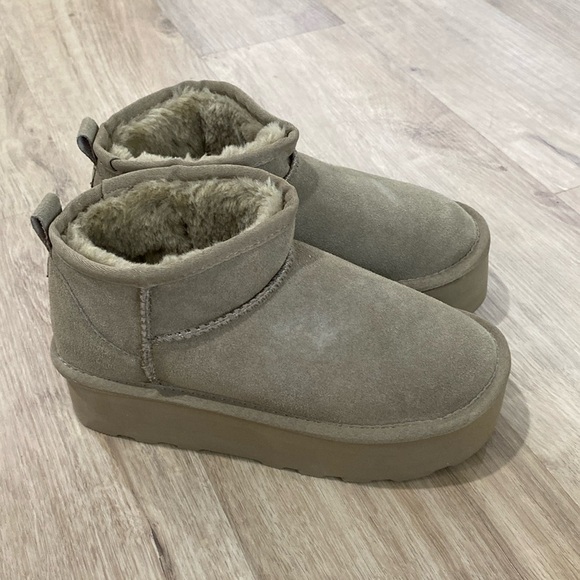 Amazon Shoes - NEW Women’s Suede Platform Mini Boots